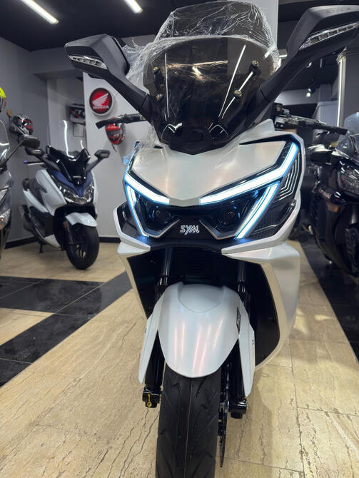 🔥 SYM Cruisym 400i | MODEL 2026 🔥 🏍️SYM Cruisym 400i 📅 Model 2026 ⚙️ 400 cc 🔥34 horsepower أنظمة أمان ABS + TCS Smart Key
