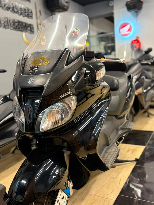 🔥Suzuki Burgman | MODEL 2010 🔥 🏍️Suzuki Burgman 📅 Model 2010 ⚙️ CC 650 Injection Liquid-cooled ABS عداد 40.000 كيلو رخصه سنه و نص